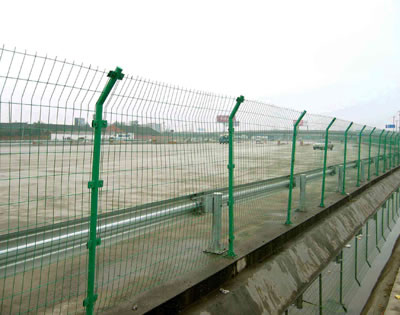 公路護欄網.jpg 公路護欄網.jpg