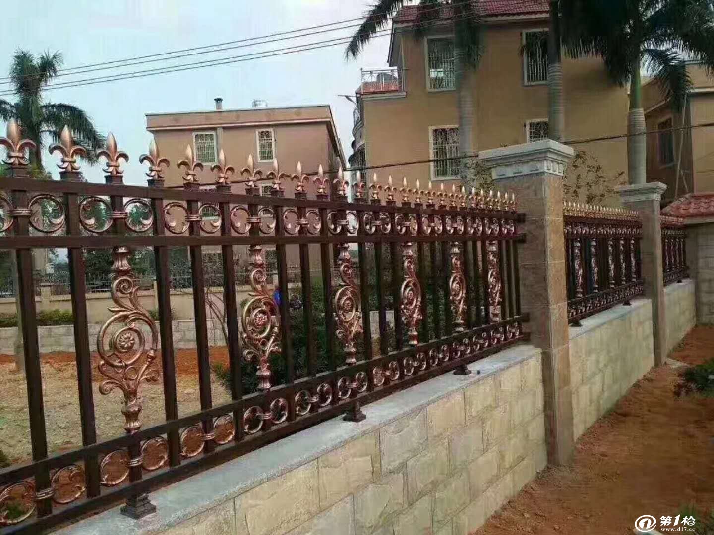 鋁合金圍墻護欄.jpg