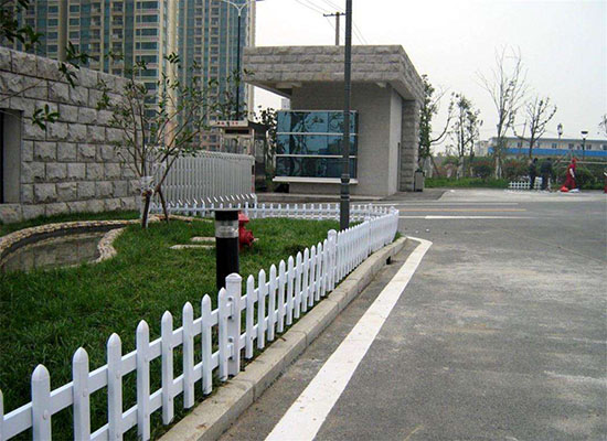 pvc草坪護欄